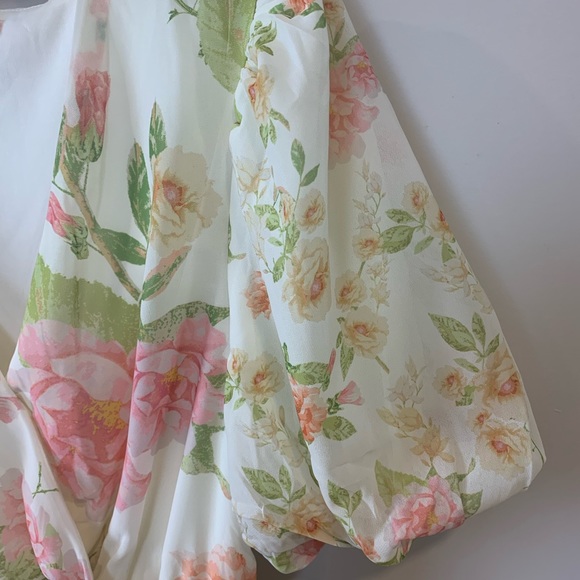 Romantic floral maxi dress - Picture 4 of 7